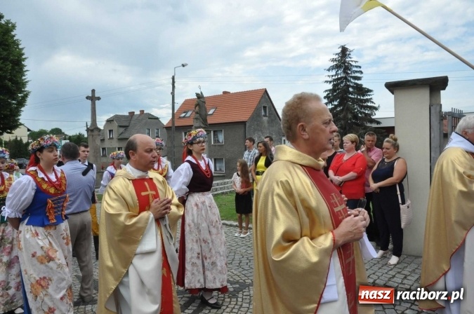 Zdjęcie w galerii na portalu naszraciborz.pl: 25 lat kapłaństwa ks. Piotra Tkocza. Proboszcz w podstawowym składzie LKS Twork&oacute;w wiadomości z regionu