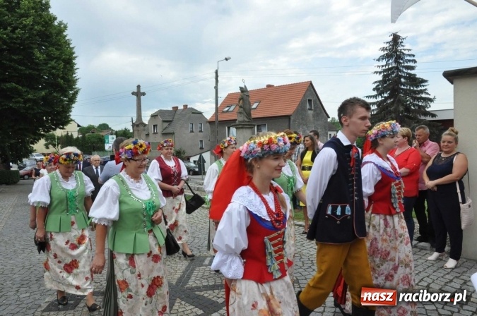 Zdjęcie w galerii na portalu naszraciborz.pl: 25 lat kapłaństwa ks. Piotra Tkocza. Proboszcz w podstawowym składzie LKS Twork&oacute;w wiadomości z regionu