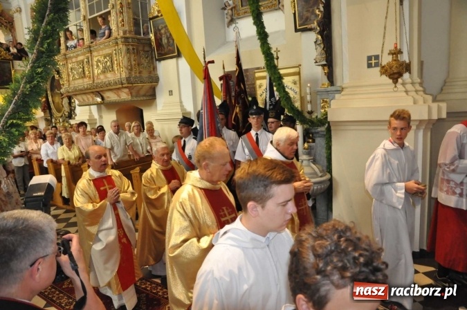 Zdjęcie w galerii na portalu naszraciborz.pl: 25 lat kapłaństwa ks. Piotra Tkocza. Proboszcz w podstawowym składzie LKS Twork&oacute;w wiadomości z regionu