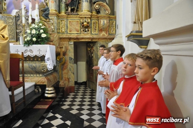 Zdjęcie w galerii na portalu naszraciborz.pl: 25 lat kapłaństwa ks. Piotra Tkocza. Proboszcz w podstawowym składzie LKS Twork&oacute;w wiadomości z regionu