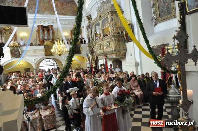 Zdjęcie w galerii na portalu naszraciborz.pl: 25 lat kapłaństwa ks. Piotra Tkocza. Proboszcz w podstawowym składzie LKS Twork&oacute;w wiadomości z regionu