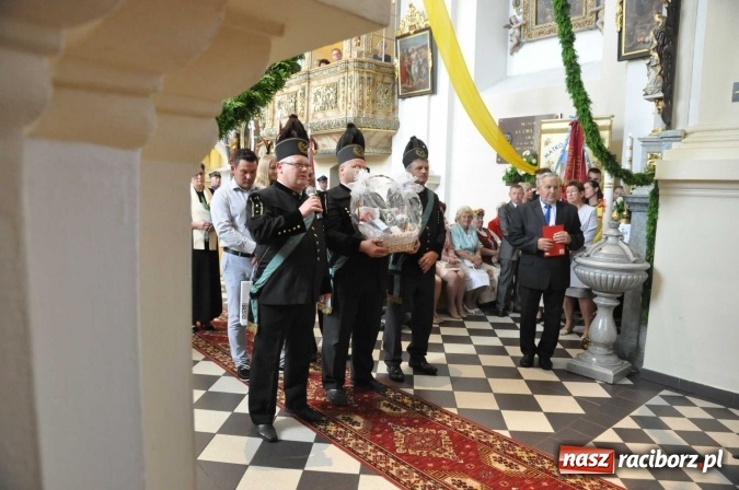 Zdjęcie w galerii na portalu naszraciborz.pl: 25 lat kapłaństwa ks. Piotra Tkocza. Proboszcz w podstawowym składzie LKS Twork&oacute;w wiadomości z regionu