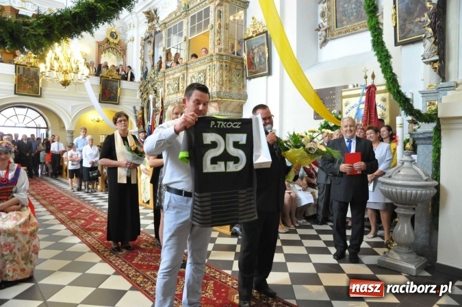 Zdjęcie w galerii na portalu naszraciborz.pl: 25 lat kapłaństwa ks. Piotra Tkocza. Proboszcz w podstawowym składzie LKS Twork&oacute;w wiadomości z regionu