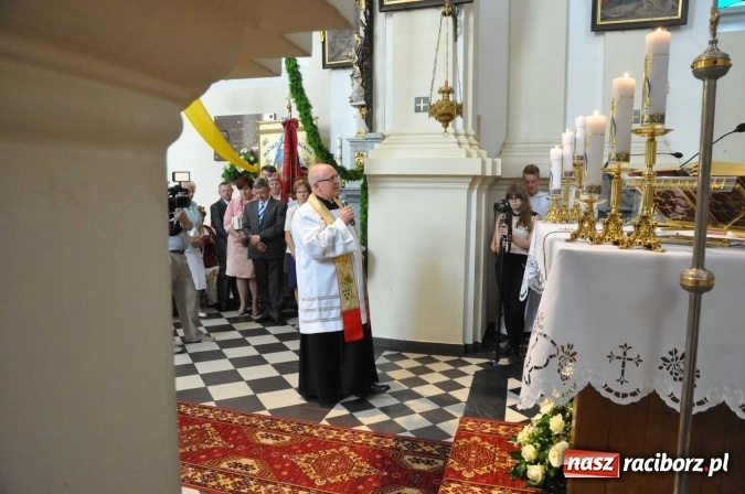 Zdjęcie w galerii na portalu naszraciborz.pl: 25 lat kapłaństwa ks. Piotra Tkocza. Proboszcz w podstawowym składzie LKS Twork&oacute;w wiadomości z regionu