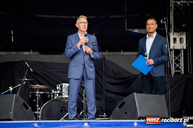 Zdjęcie w galerii na portalu naszraciborz.pl: Dni Raciborza 2016. Prezentacje zespoł&oacute;w RCK na placu Długosza wiadomości z regionu