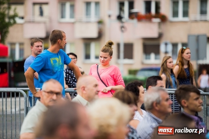 Zdjęcie w galerii na portalu naszraciborz.pl: Dni Raciborza 2016. Prezentacje zespoł&oacute;w RCK na placu Długosza wiadomości z regionu