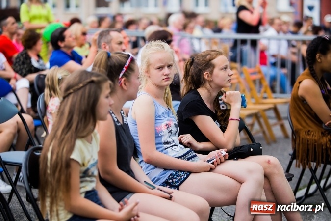 Zdjęcie w galerii na portalu naszraciborz.pl: Dni Raciborza 2016. Prezentacje zespoł&oacute;w RCK na placu Długosza wiadomości z regionu