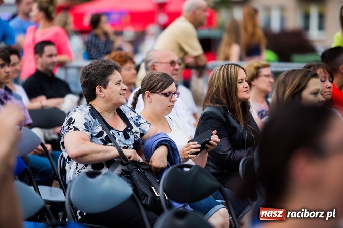Zdjęcie w galerii na portalu naszraciborz.pl: Dni Raciborza 2016. Prezentacje zespoł&oacute;w RCK na placu Długosza wiadomości z regionu