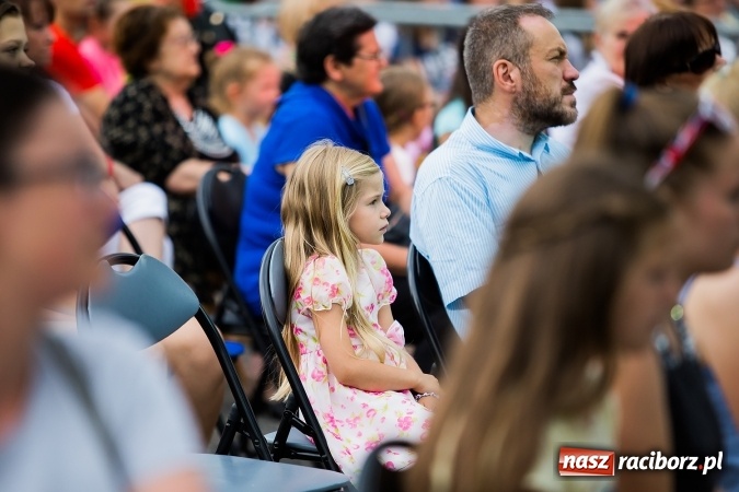 Zdjęcie w galerii na portalu naszraciborz.pl: Dni Raciborza 2016. Prezentacje zespoł&oacute;w RCK na placu Długosza wiadomości z regionu
