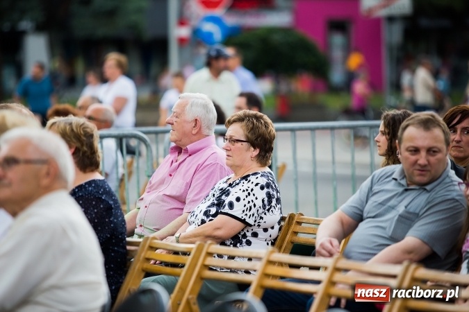 Zdjęcie w galerii na portalu naszraciborz.pl: Dni Raciborza 2016. Prezentacje zespoł&oacute;w RCK na placu Długosza wiadomości z regionu