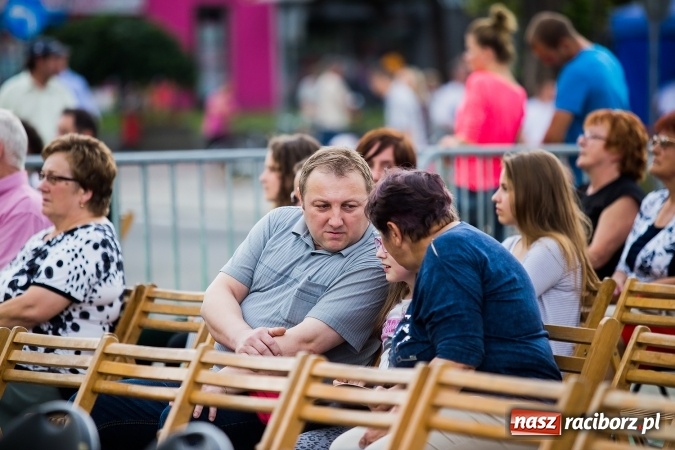 Zdjęcie w galerii na portalu naszraciborz.pl: Dni Raciborza 2016. Prezentacje zespoł&oacute;w RCK na placu Długosza wiadomości z regionu