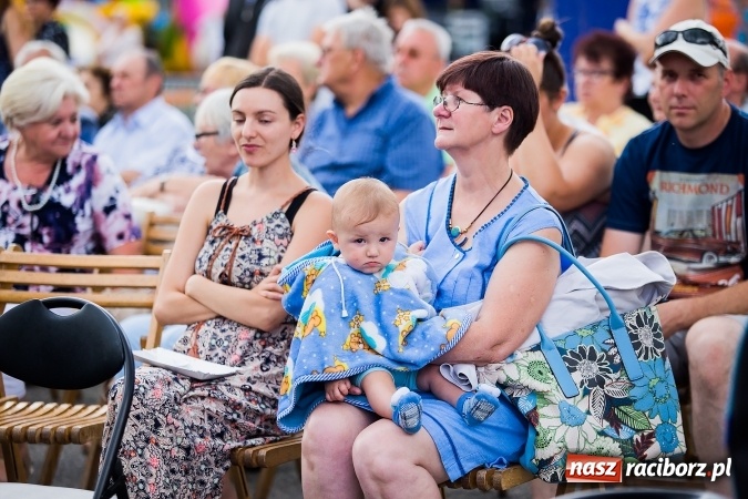 Zdjęcie w galerii na portalu naszraciborz.pl: Dni Raciborza 2016. Prezentacje zespoł&oacute;w RCK na placu Długosza wiadomości z regionu