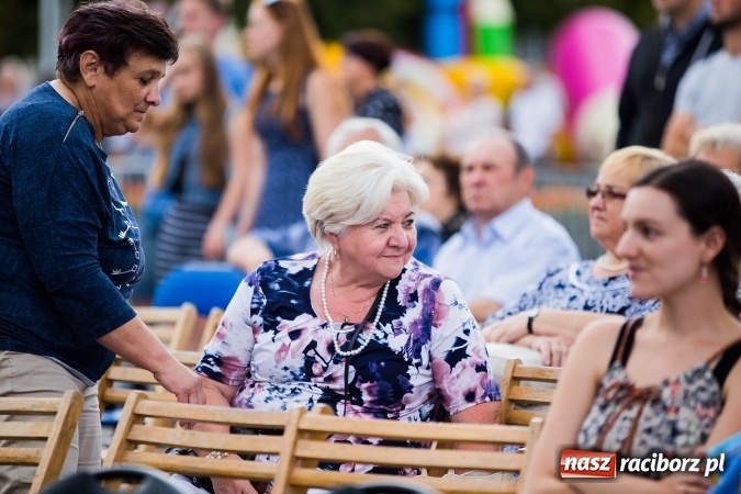 Zdjęcie w galerii na portalu naszraciborz.pl: Dni Raciborza 2016. Prezentacje zespoł&oacute;w RCK na placu Długosza wiadomości z regionu