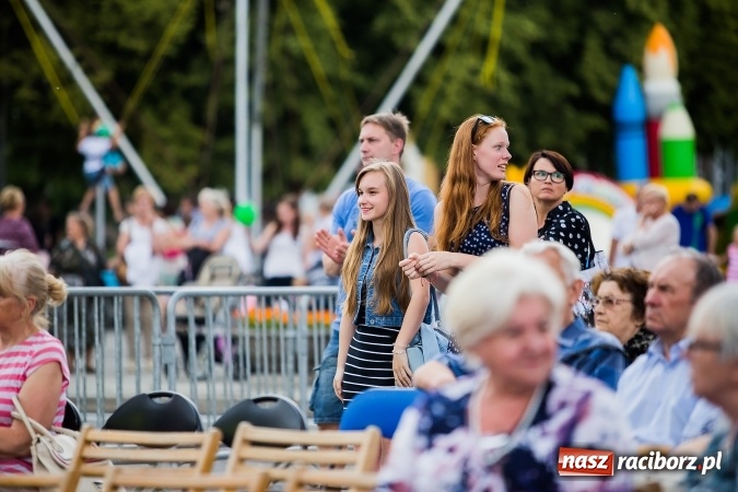 Zdjęcie w galerii na portalu naszraciborz.pl: Dni Raciborza 2016. Prezentacje zespoł&oacute;w RCK na placu Długosza wiadomości z regionu