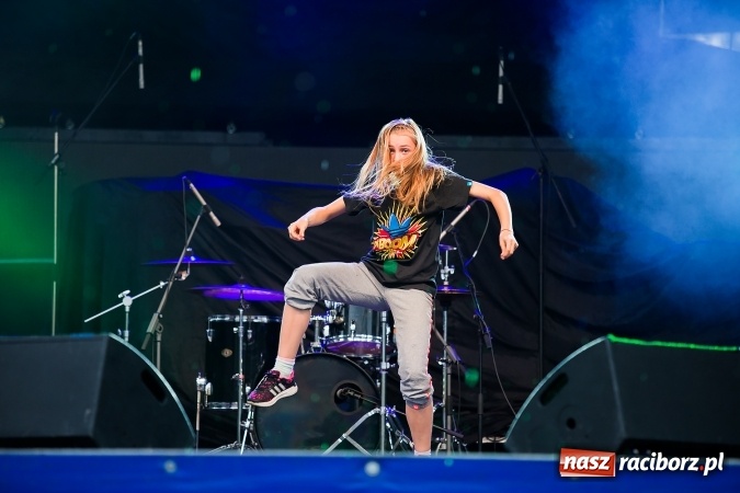 Zdjęcie w galerii na portalu naszraciborz.pl: Dni Raciborza 2016. Prezentacje zespoł&oacute;w RCK na placu Długosza wiadomości z regionu