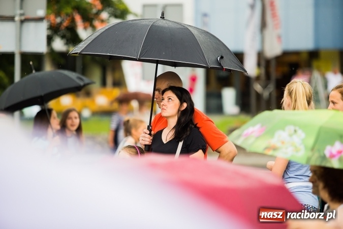 Zdjęcie w galerii na portalu naszraciborz.pl: Dni Raciborza 2016. Prezentacje zespoł&oacute;w RCK na placu Długosza wiadomości z regionu