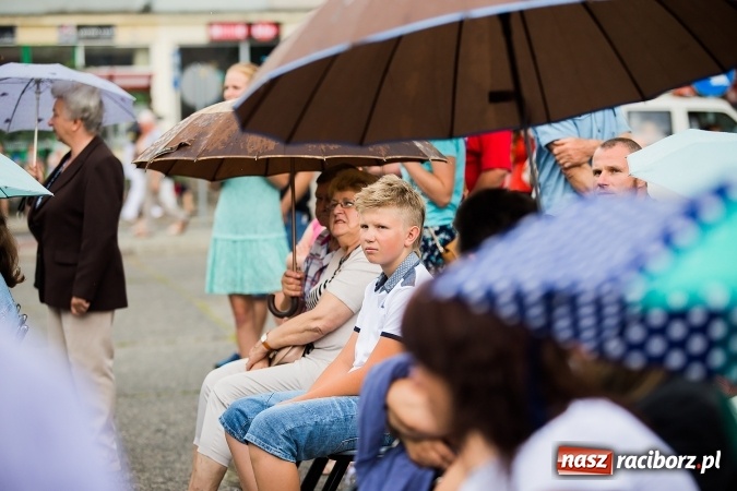 Zdjęcie w galerii na portalu naszraciborz.pl: Dni Raciborza 2016. Prezentacje zespoł&oacute;w RCK na placu Długosza wiadomości z regionu