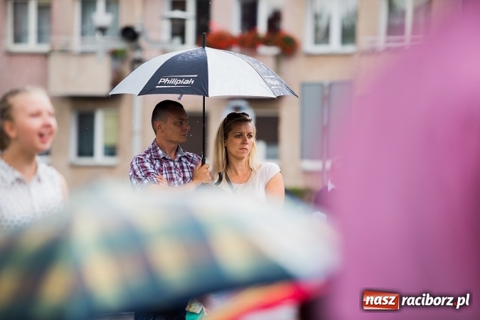 Zdjęcie w galerii na portalu naszraciborz.pl: Dni Raciborza 2016. Prezentacje zespoł&oacute;w RCK na placu Długosza wiadomości z regionu