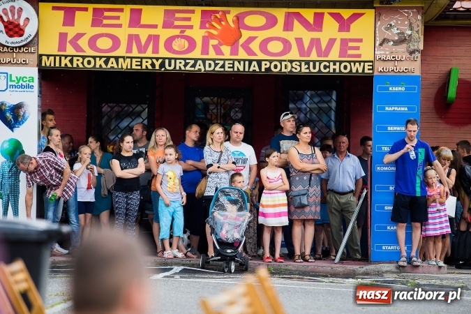 Zdjęcie w galerii na portalu naszraciborz.pl: Dni Raciborza 2016. Prezentacje zespoł&oacute;w RCK na placu Długosza wiadomości z regionu