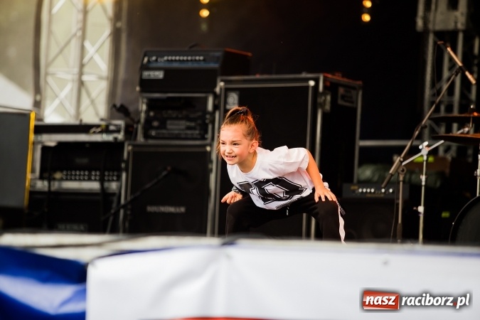 Zdjęcie w galerii na portalu naszraciborz.pl: Dni Raciborza 2016. Prezentacje zespoł&oacute;w RCK na placu Długosza wiadomości z regionu