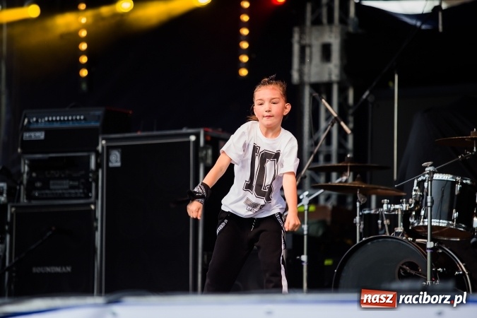 Zdjęcie w galerii na portalu naszraciborz.pl: Dni Raciborza 2016. Prezentacje zespoł&oacute;w RCK na placu Długosza wiadomości z regionu