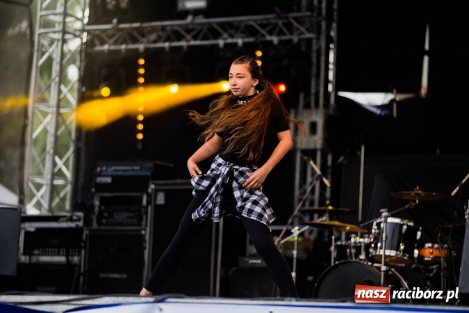 Zdjęcie w galerii na portalu naszraciborz.pl: Dni Raciborza 2016. Prezentacje zespoł&oacute;w RCK na placu Długosza wiadomości z regionu