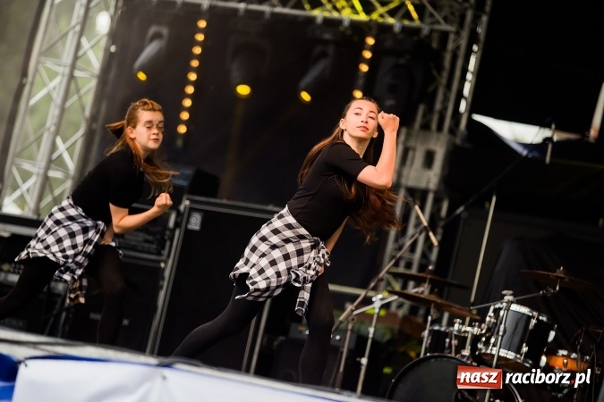 Zdjęcie w galerii na portalu naszraciborz.pl: Dni Raciborza 2016. Prezentacje zespoł&oacute;w RCK na placu Długosza wiadomości z regionu