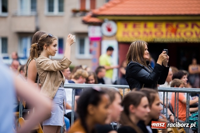 Zdjęcie w galerii na portalu naszraciborz.pl: Dni Raciborza 2016. Prezentacje zespoł&oacute;w RCK na placu Długosza wiadomości z regionu