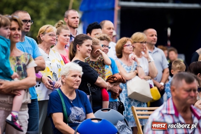 Zdjęcie w galerii na portalu naszraciborz.pl: Dni Raciborza 2016. Prezentacje zespoł&oacute;w RCK na placu Długosza wiadomości z regionu