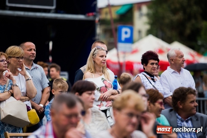 Zdjęcie w galerii na portalu naszraciborz.pl: Dni Raciborza 2016. Prezentacje zespoł&oacute;w RCK na placu Długosza wiadomości z regionu