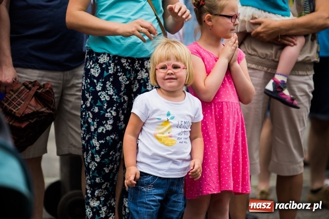 Zdjęcie w galerii na portalu naszraciborz.pl: Dni Raciborza 2016. Prezentacje zespoł&oacute;w RCK na placu Długosza wiadomości z regionu