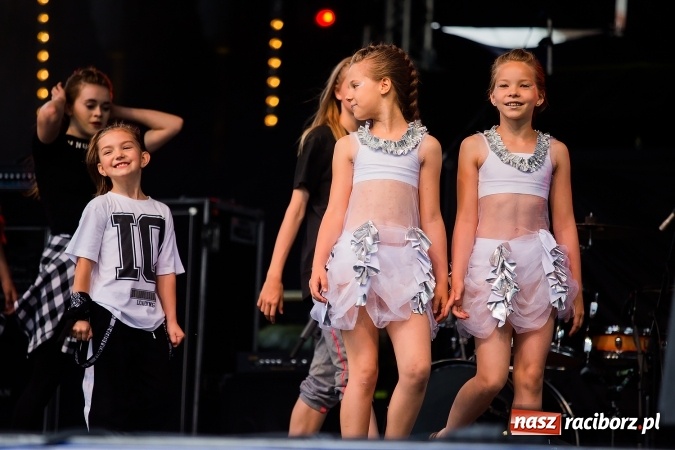 Zdjęcie w galerii na portalu naszraciborz.pl: Dni Raciborza 2016. Prezentacje zespoł&oacute;w RCK na placu Długosza wiadomości z regionu