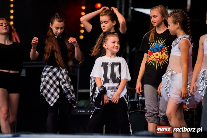 Zdjęcie w galerii na portalu naszraciborz.pl: Dni Raciborza 2016. Prezentacje zespoł&oacute;w RCK na placu Długosza wiadomości z regionu