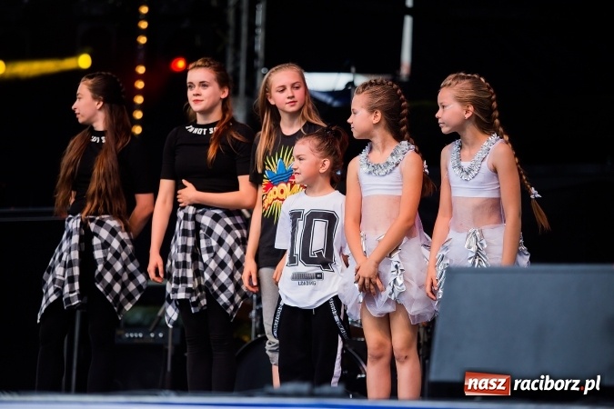 Zdjęcie w galerii na portalu naszraciborz.pl: Dni Raciborza 2016. Prezentacje zespoł&oacute;w RCK na placu Długosza wiadomości z regionu