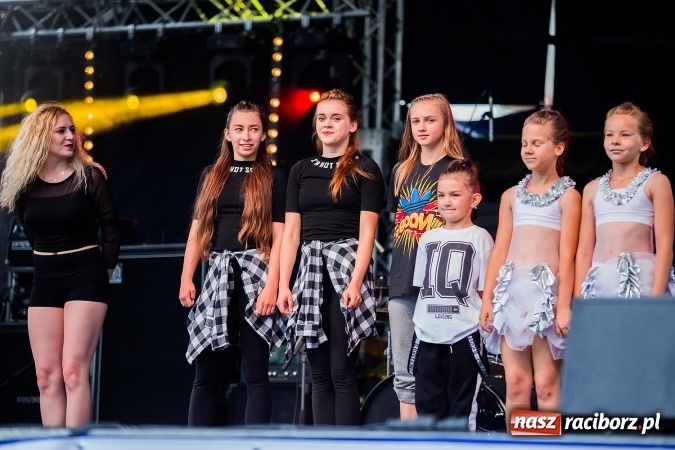 Zdjęcie w galerii na portalu naszraciborz.pl: Dni Raciborza 2016. Prezentacje zespoł&oacute;w RCK na placu Długosza wiadomości z regionu