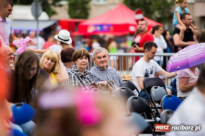 Zdjęcie w galerii na portalu naszraciborz.pl: Dni Raciborza 2016. Prezentacje zespoł&oacute;w RCK na placu Długosza wiadomości z regionu