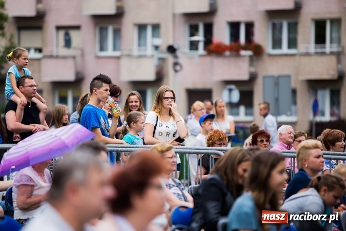 Zdjęcie w galerii na portalu naszraciborz.pl: Dni Raciborza 2016. Prezentacje zespoł&oacute;w RCK na placu Długosza wiadomości z regionu