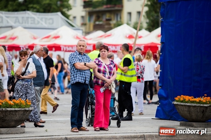 Zdjęcie w galerii na portalu naszraciborz.pl: Dni Raciborza 2016. Prezentacje zespoł&oacute;w RCK na placu Długosza wiadomości z regionu