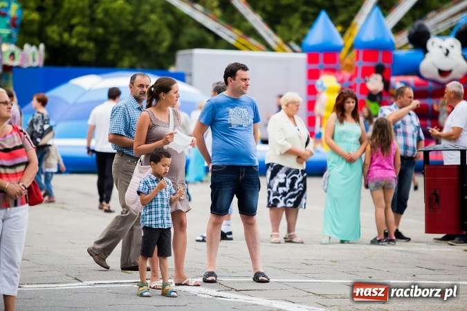 Zdjęcie w galerii na portalu naszraciborz.pl: Dni Raciborza 2016. Prezentacje zespoł&oacute;w RCK na placu Długosza wiadomości z regionu