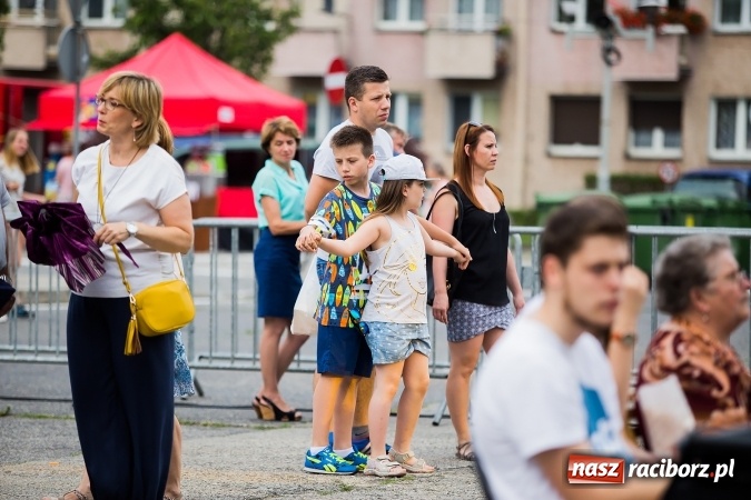 Zdjęcie w galerii na portalu naszraciborz.pl: Dni Raciborza 2016. Prezentacje zespoł&oacute;w RCK na placu Długosza wiadomości z regionu