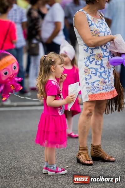 Zdjęcie w galerii na portalu naszraciborz.pl: Dni Raciborza 2016. Prezentacje zespoł&oacute;w RCK na placu Długosza wiadomości z regionu