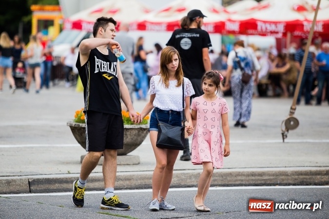 Zdjęcie w galerii na portalu naszraciborz.pl: Dni Raciborza 2016. Prezentacje zespoł&oacute;w RCK na placu Długosza wiadomości z regionu