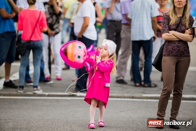 Zdjęcie w galerii na portalu naszraciborz.pl: Dni Raciborza 2016. Prezentacje zespoł&oacute;w RCK na placu Długosza wiadomości z regionu