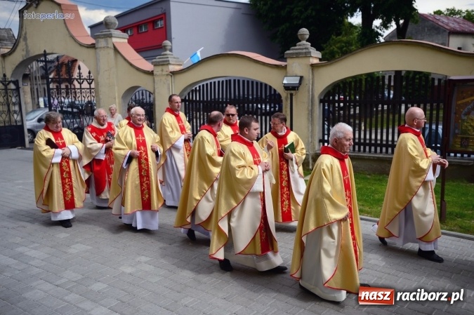 Zdjęcie w galerii na portalu naszraciborz.pl: Ks. Wilhelm Schiwon świętował dziś w Krzanowicach 50-lecie kapłaństwa wiadomości z regionu