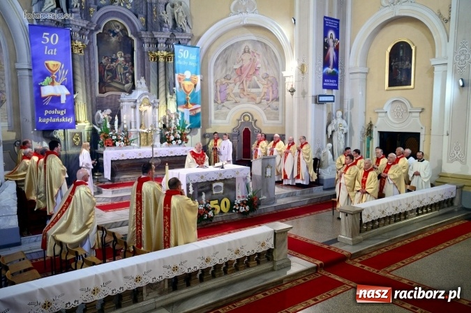 Zdjęcie w galerii na portalu naszraciborz.pl: Ks. Wilhelm Schiwon świętował dziś w Krzanowicach 50-lecie kapłaństwa wiadomości z regionu