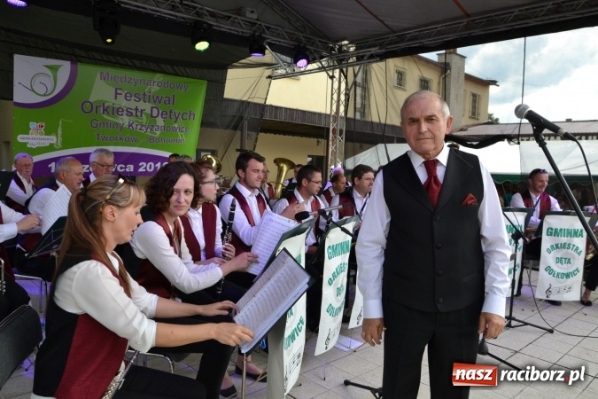Zdjęcie w galerii na portalu naszraciborz.pl: IV Międzynarodowy Festiwal Orkiestr Dętych w Tworkowie wiadomości z regionu