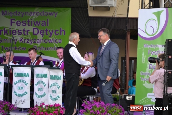 Zdjęcie w galerii na portalu naszraciborz.pl: IV Międzynarodowy Festiwal Orkiestr Dętych w Tworkowie wiadomości z regionu