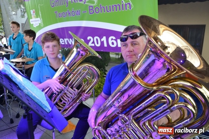 Zdjęcie w galerii na portalu naszraciborz.pl: IV Międzynarodowy Festiwal Orkiestr Dętych w Tworkowie wiadomości z regionu