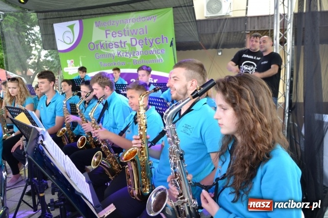 Zdjęcie w galerii na portalu naszraciborz.pl: IV Międzynarodowy Festiwal Orkiestr Dętych w Tworkowie wiadomości z regionu