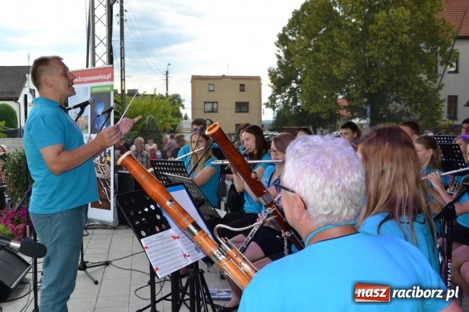 Zdjęcie w galerii na portalu naszraciborz.pl: IV Międzynarodowy Festiwal Orkiestr Dętych w Tworkowie wiadomości z regionu